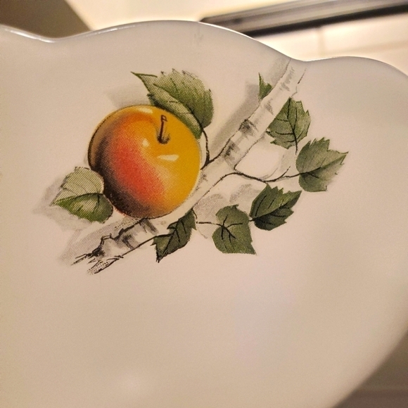 ⭐ARCOPAL "FRUITS de FRANCE" 2 WHITE MILK GLASS SCALLOPED BOWLS 1970s VINTAGE - Picture 9 of 15